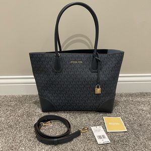Great condition! MICHAEL KORS TOTE BLUE